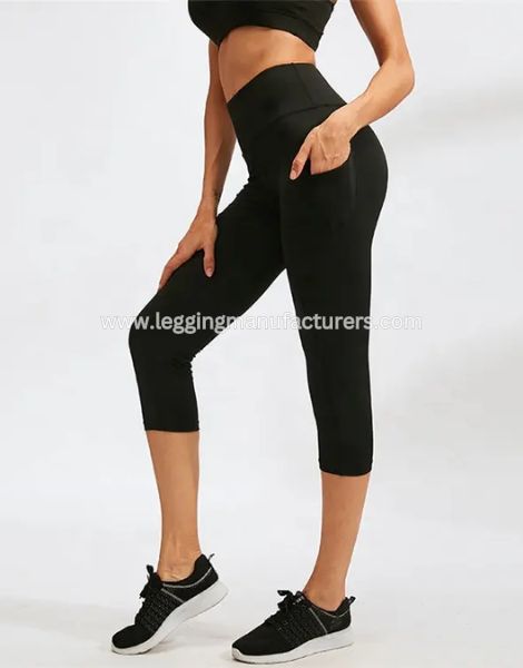 Black Tight-Fitting Sport Capri With Pockets Manufacturer