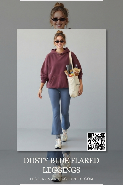 Blue flared leggings with a modern look Blue flared leggings with a modern look